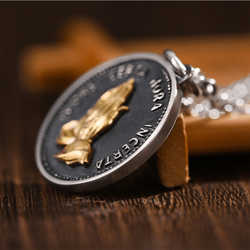 Praying Hands Retro Coin Solid Pendant Necklace
