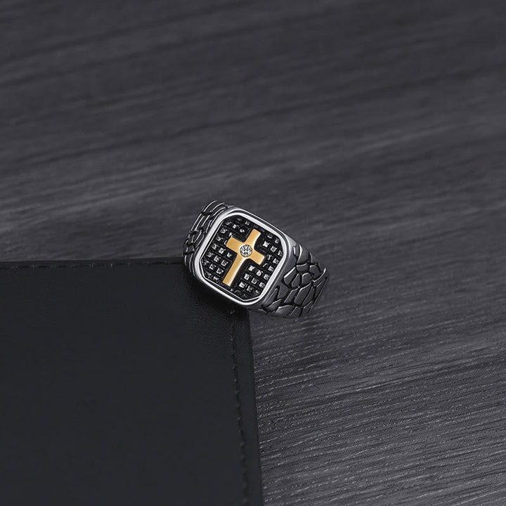 Classic Style Cracked Stone Pattern Cross Devine Faith Ring