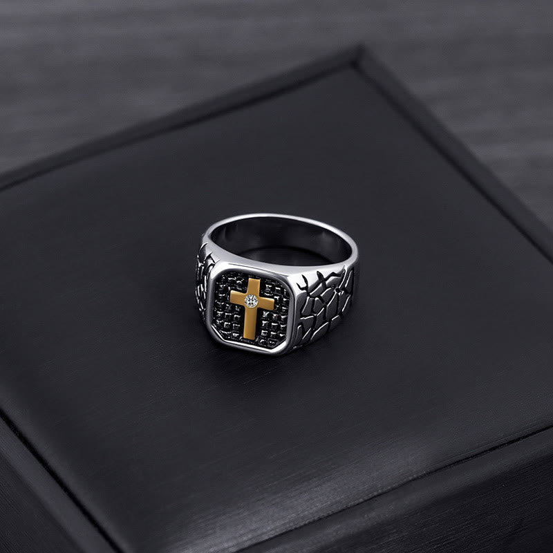 Classic Style Cracked Stone Pattern Cross Devine Faith Ring