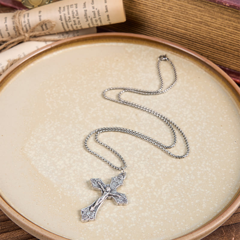 Retro Pattern Exclusive Craft Grape Leaves Jesus Crucifix Pendant Necklace