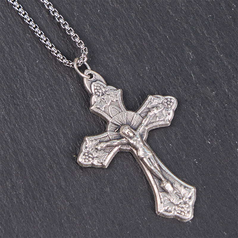 Retro Pattern Exclusive Craft Grape Leaves Jesus Crucifix Pendant Necklace