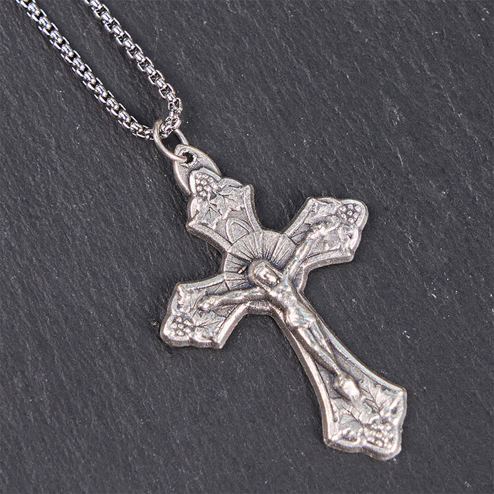 Retro Pattern Exclusive Craft Grape Leaves Jesus Crucifix Pendant Necklace