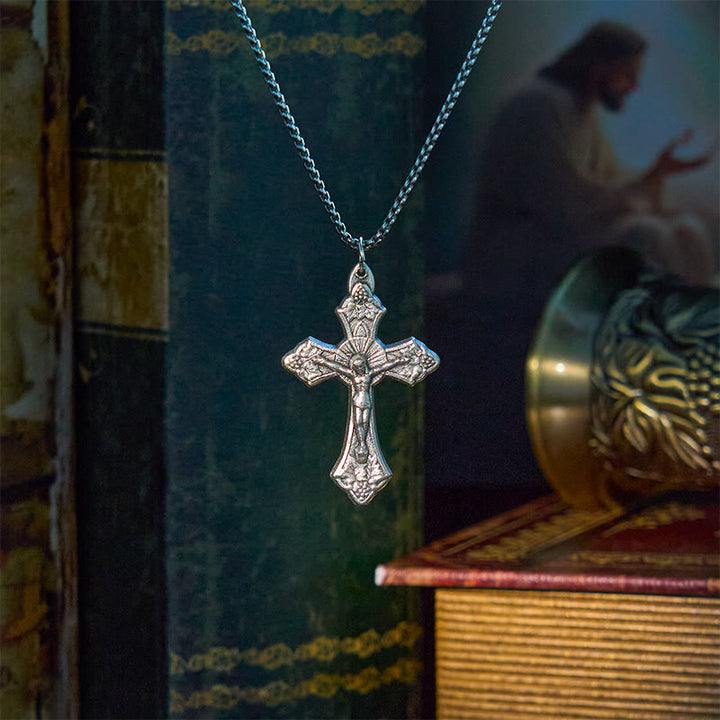 Retro Pattern Exclusive Craft Grape Leaves Jesus Crucifix Pendant Necklace