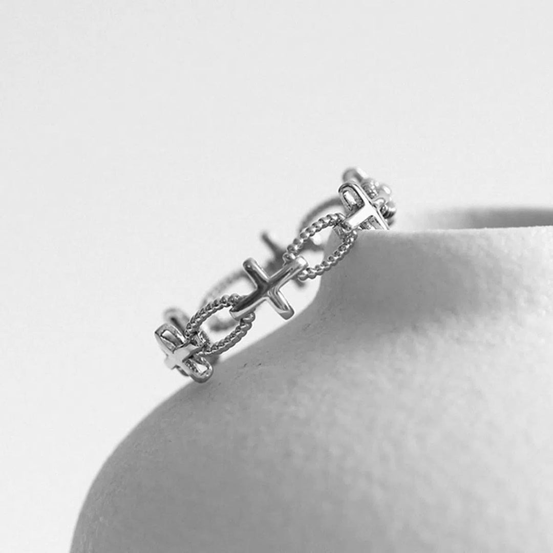 Minimalist Retro Style Cross Engraved Faith Ring