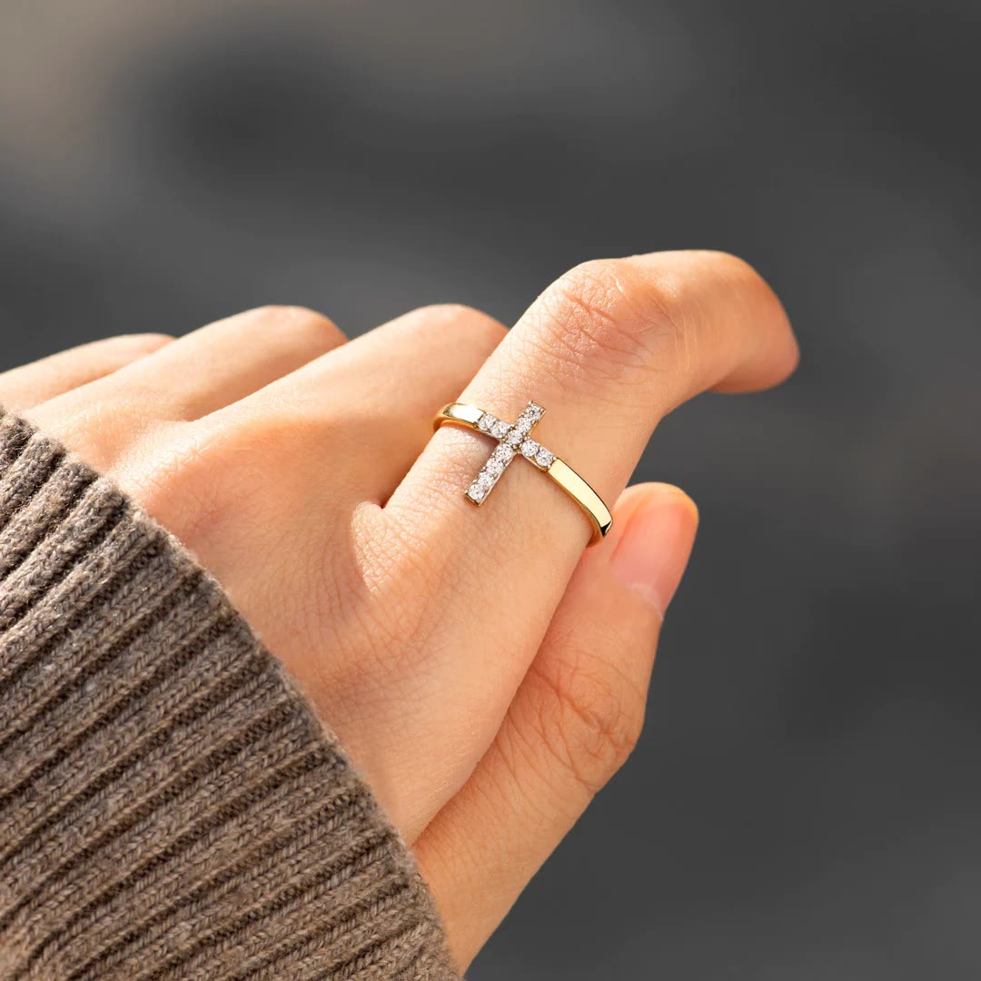 925 Silver Cross & "Trust God" Ring: Symbols of Hope