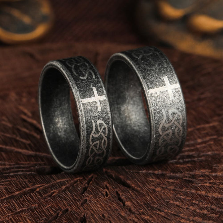 Artisanal Aged 925 Silver Ring with Celtic Knot & Cross: Expression of Faithful Identity