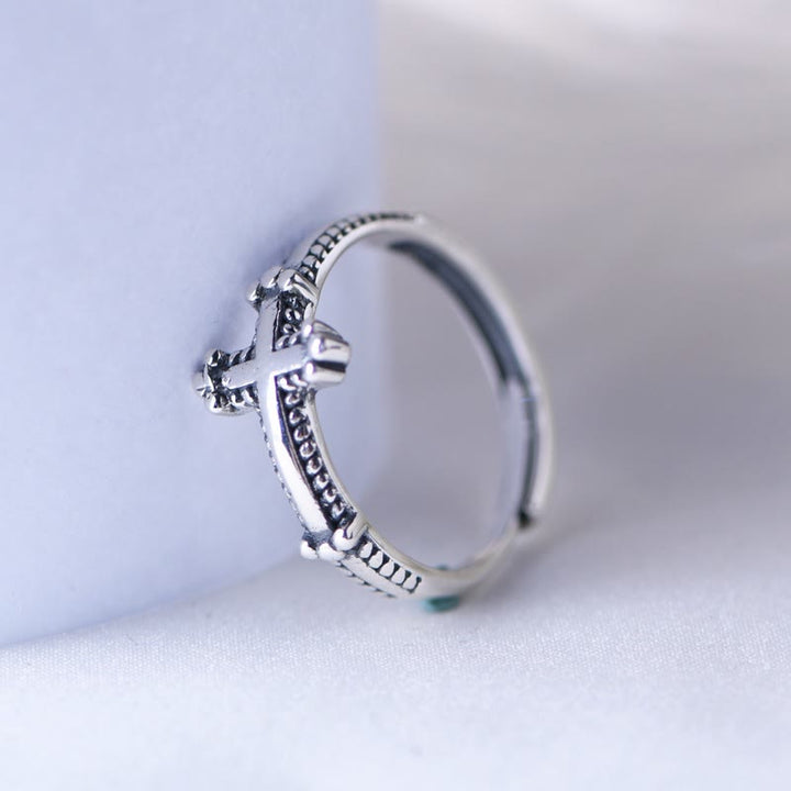 Minimalist 925 Silver Cross Ring with Ornate Rope Patterns: Enduring Symbol of Spiritual Bond