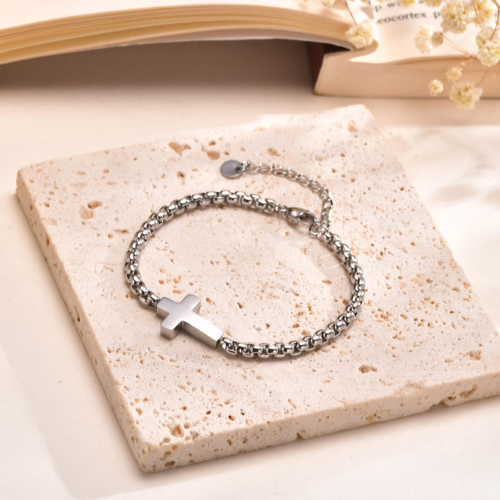 Minimalist Cross Chain Bracelets: Two Colors with Blessing Card