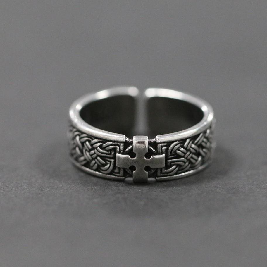 Celtic Cross Ring: Timeless Faith & Intricate Devotion