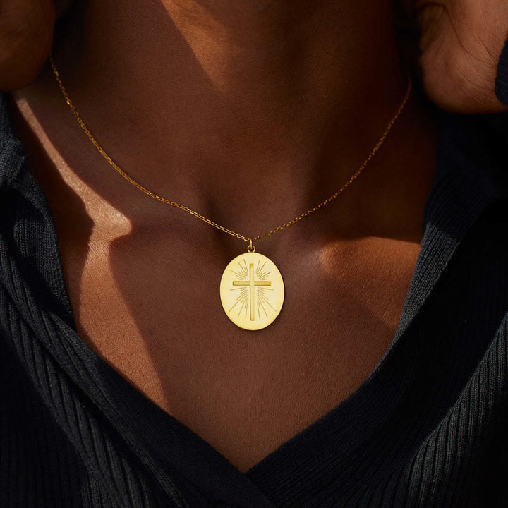 Radiant Cross Disc Necklace: Wearable Faith Token for Daily Carry