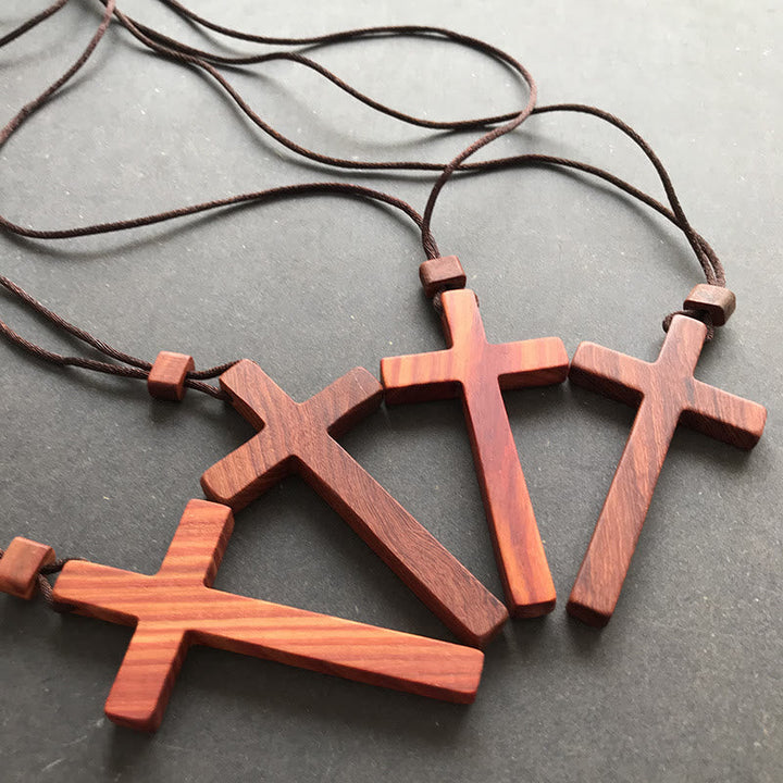 Red & Green Sandalwood Cross Necklace — Natural-Grain Symbol of Blessing