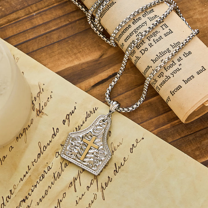 Ornate Cross Pendant Necklace: Steadfast Faith for Daily Wear