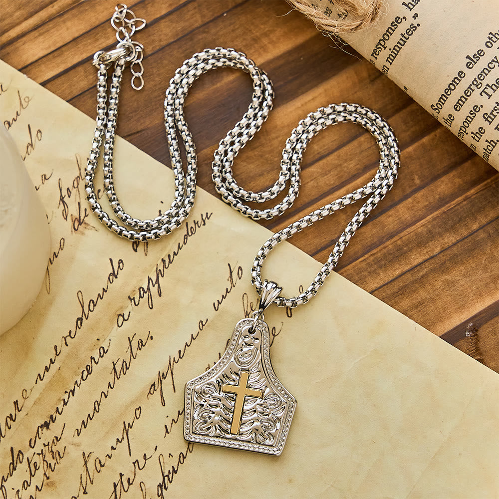 Ornate Cross Pendant Necklace: Steadfast Faith for Daily Wear
