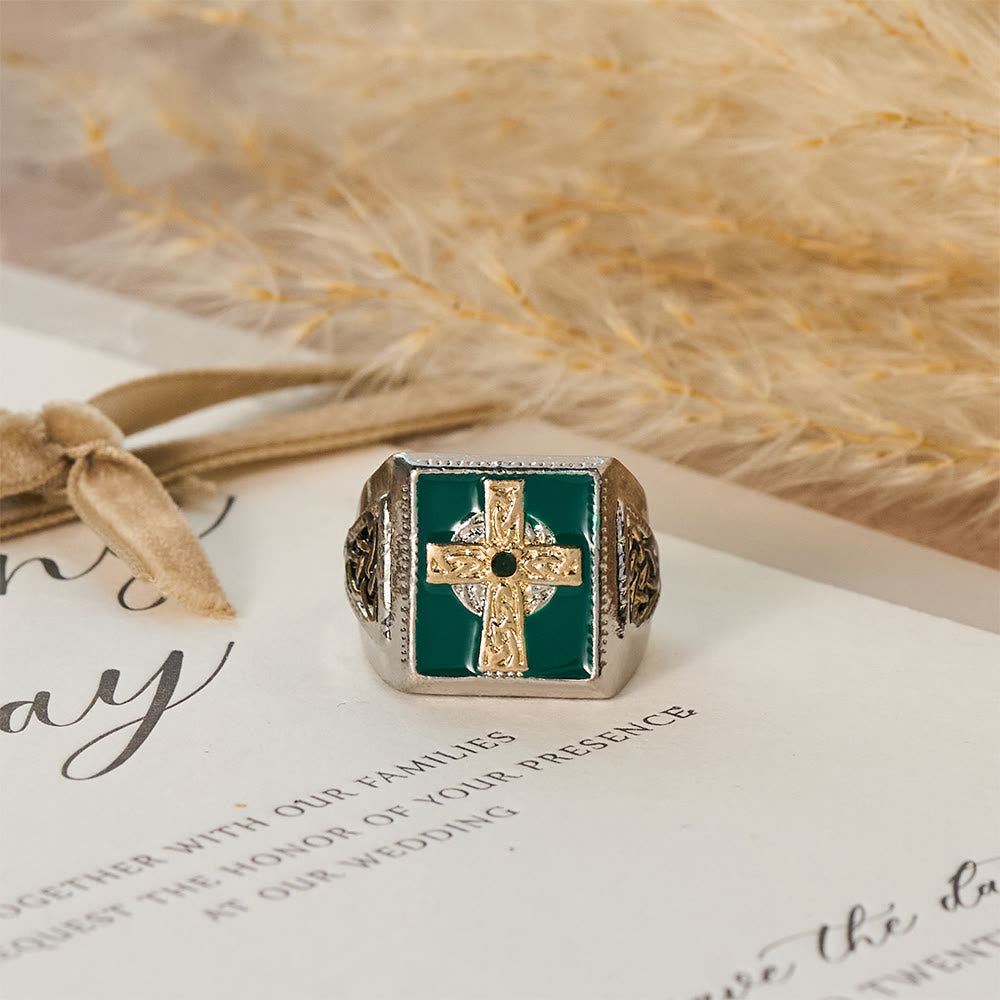 Vintage & Classic Crucifix Irish Celtic Blessing Ring: A Symbol of Elegance