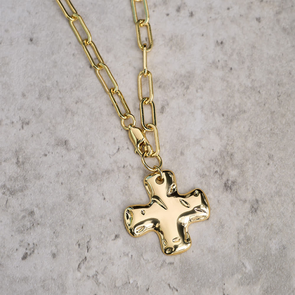 Minimalist Cross Paperclip Link Chain Necklace: A Symbol of Modern Faith & Style