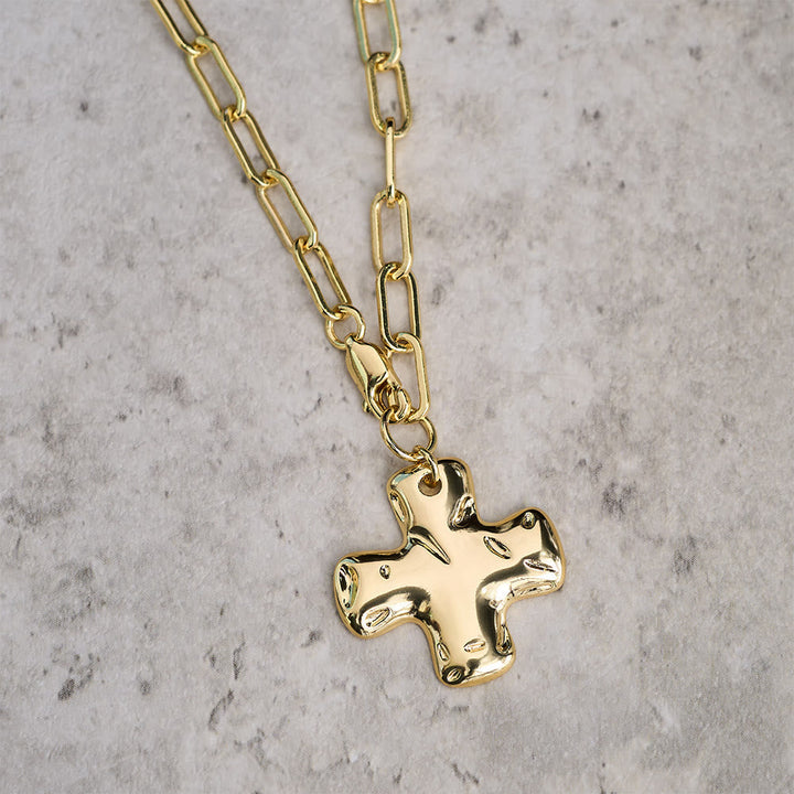 Minimalist Cross Paperclip Link Chain Necklace: A Symbol of Modern Faith & Style
