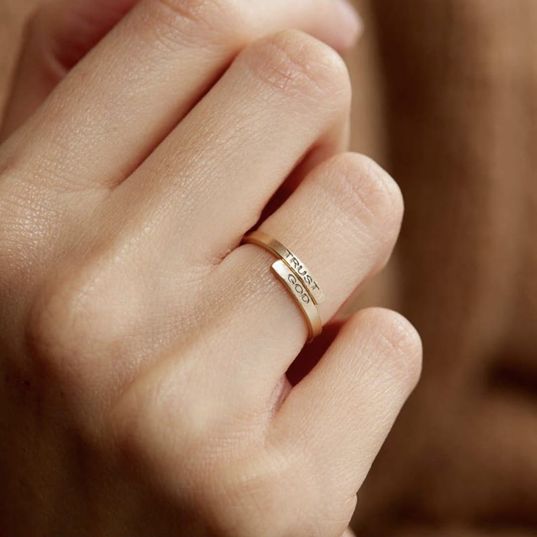 TRUST GOD Split-Band Ring: Steady Companion of Divine Trust
