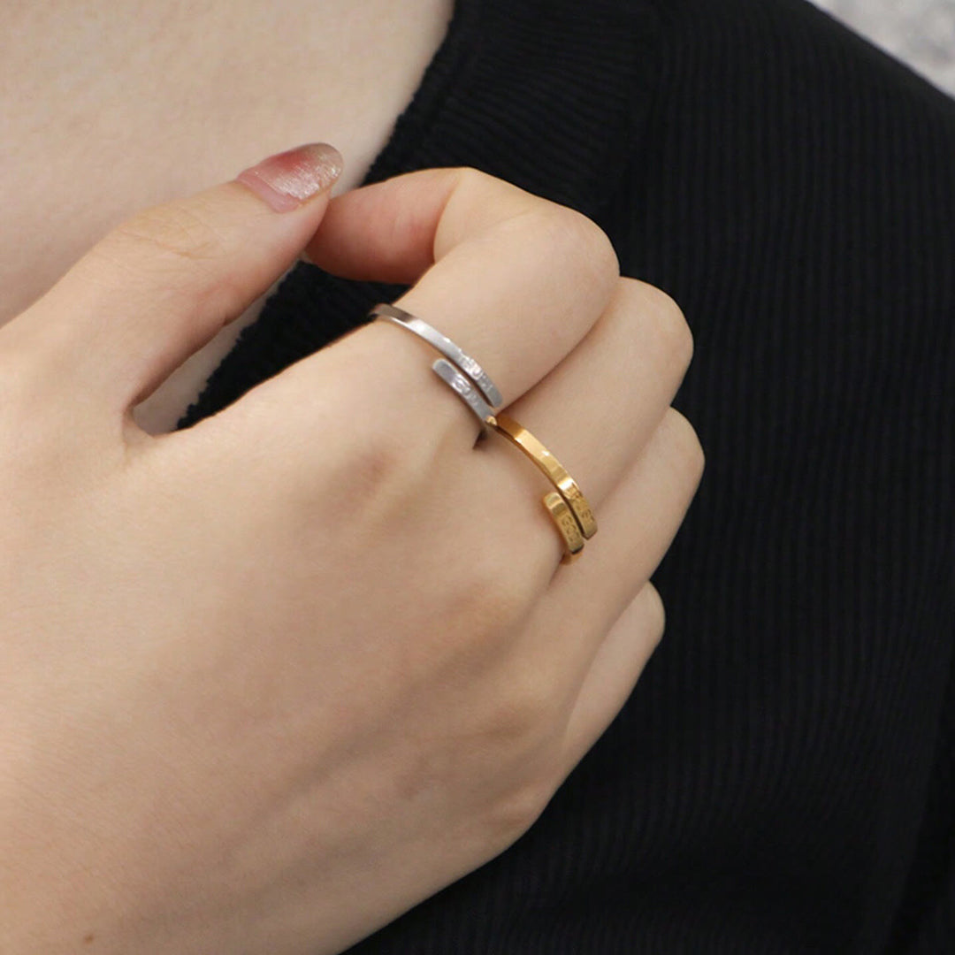 TRUST GOD Split-Band Ring: Steady Companion of Divine Trust