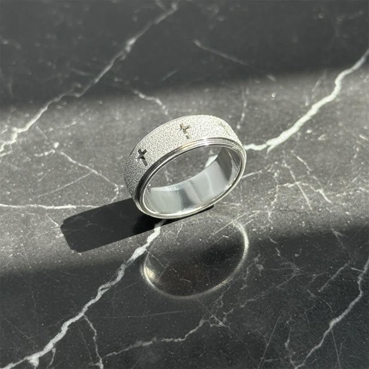 Rotating Cross Spinner Stress-relieving Ring: Emblem of Unshakable Faith
