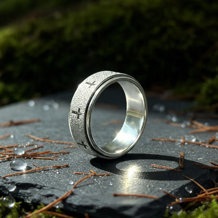 Rotating Cross Spinner Stress-relieving Ring: Emblem of Unshakable Faith
