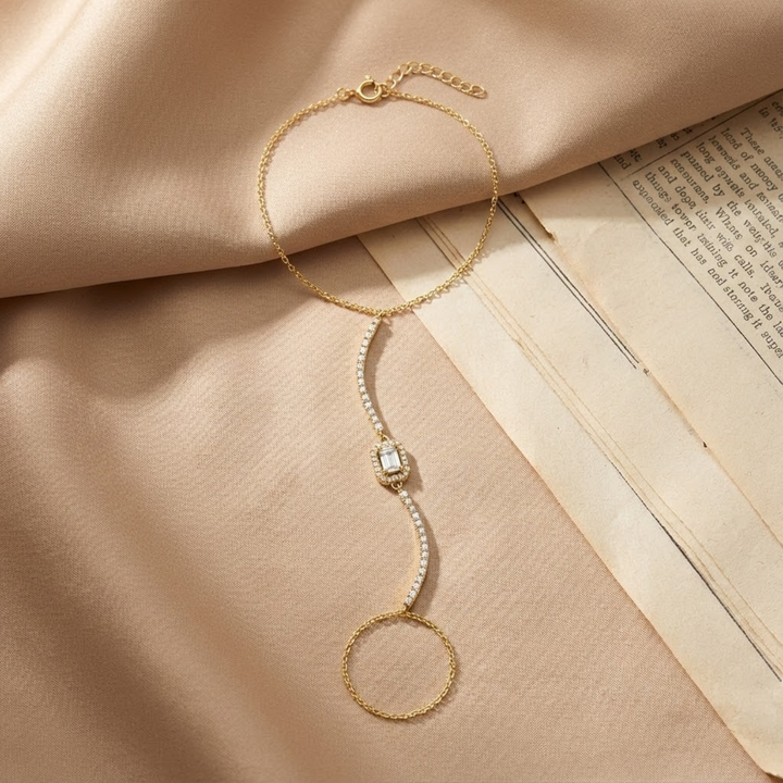 Emera Line Hand Chain