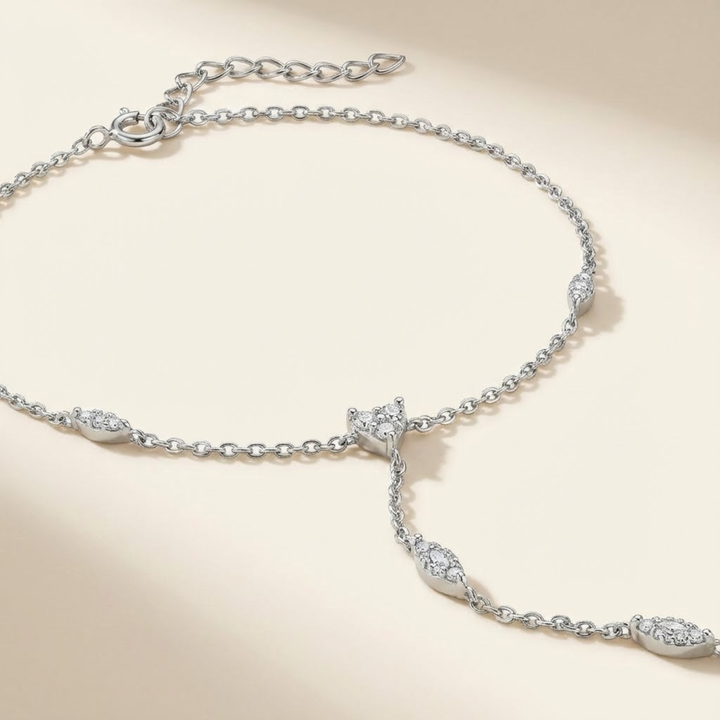 Silva Veil Hand Chain