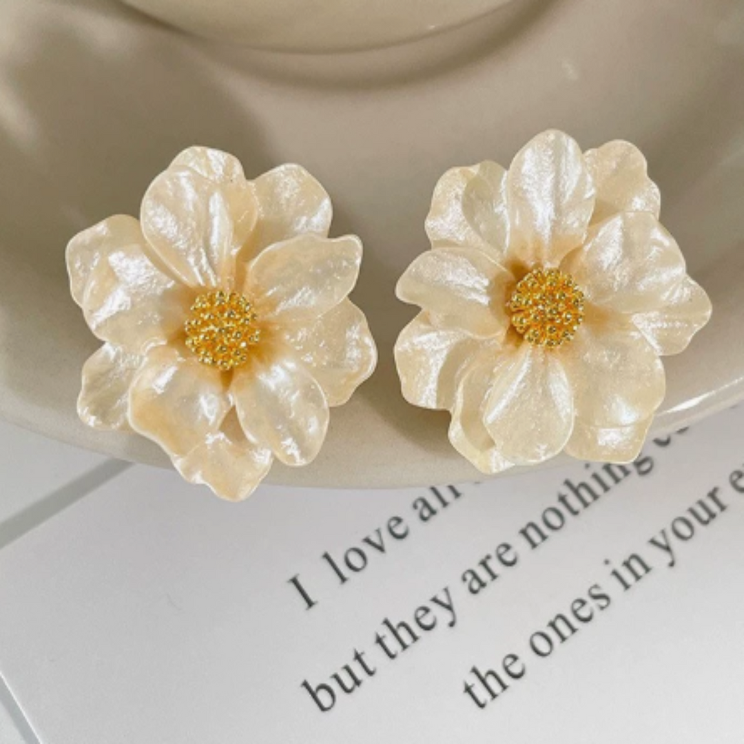 Chic White Acrylic Flower Stud Earrings