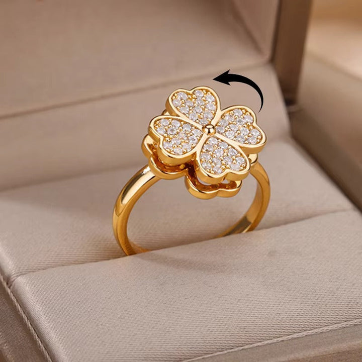 Clover Ring