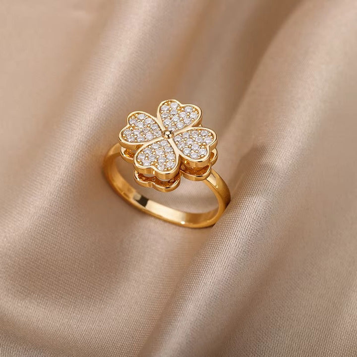 Clover Ring