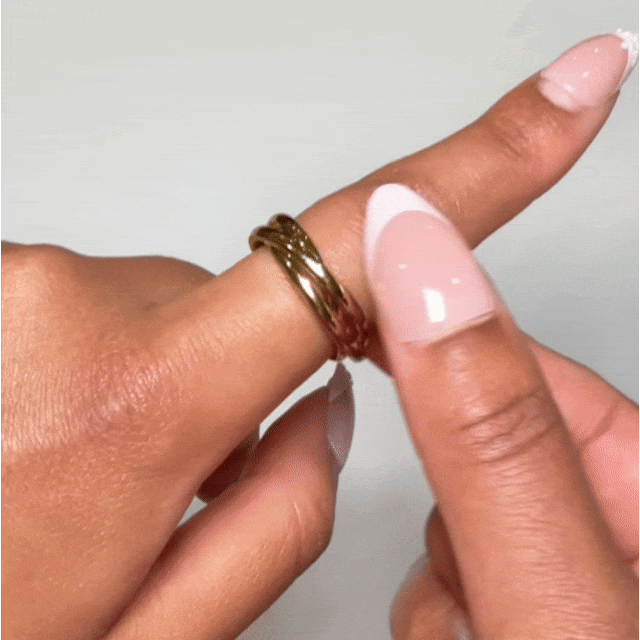 On-The-Go Interlocking Anxiety Ring