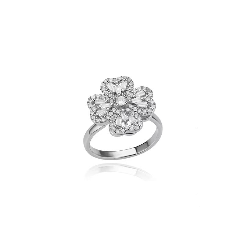 Clover Ring